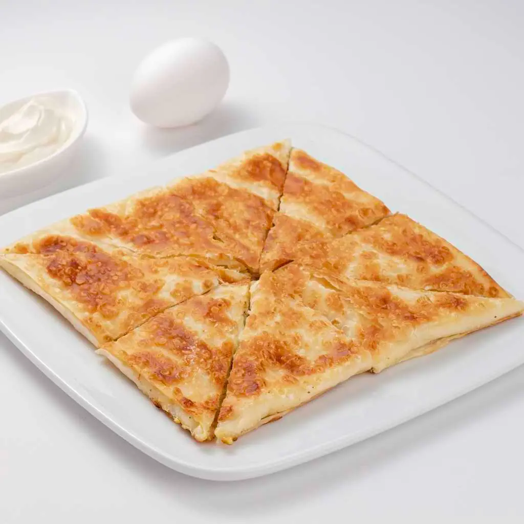 فطيرة جبنة كريم مع البيض
